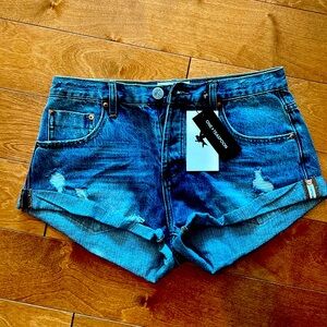 NEW One Teaspoon Hollywood Bandit Shorts, size 28.